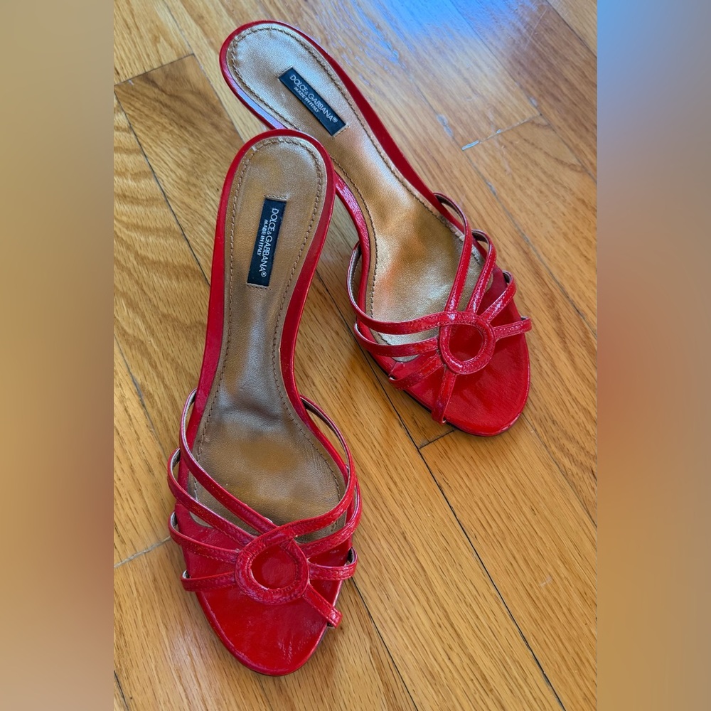 DOLCE & GABBANA 39 - Red Kitten Heels Slides